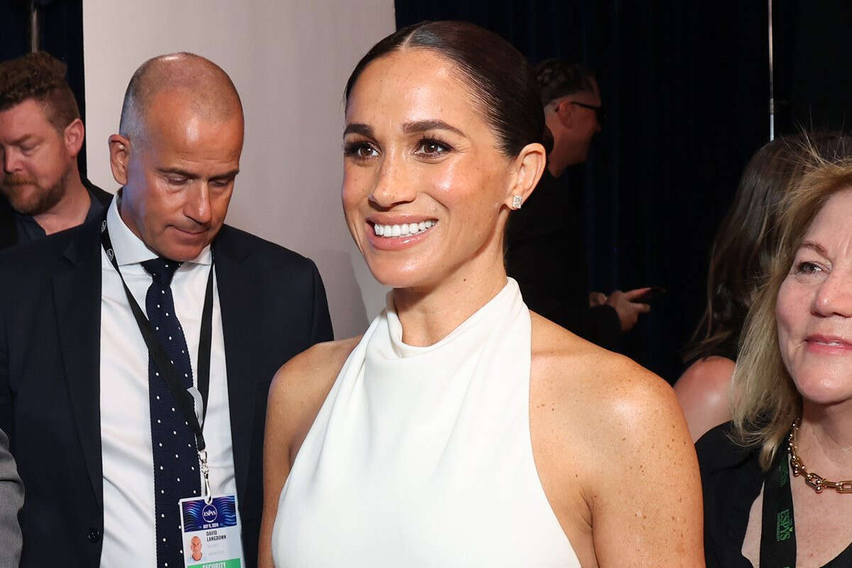 Meghan Markle comete gafe no Instagram ao omitir artigo em título real