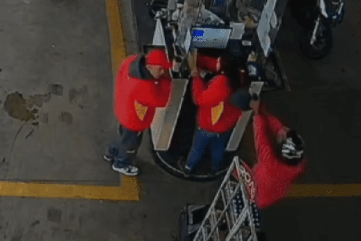 Homem atira contra ex à queima roupa em posto de gasolina na grande SP