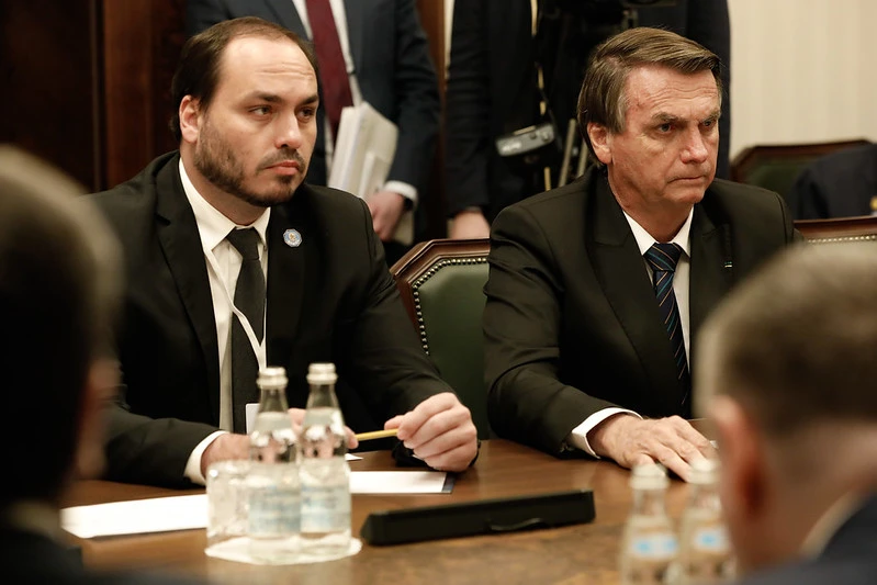 Carlos Bolsonaro dará a palavra final sobre substituto de Wajngarten