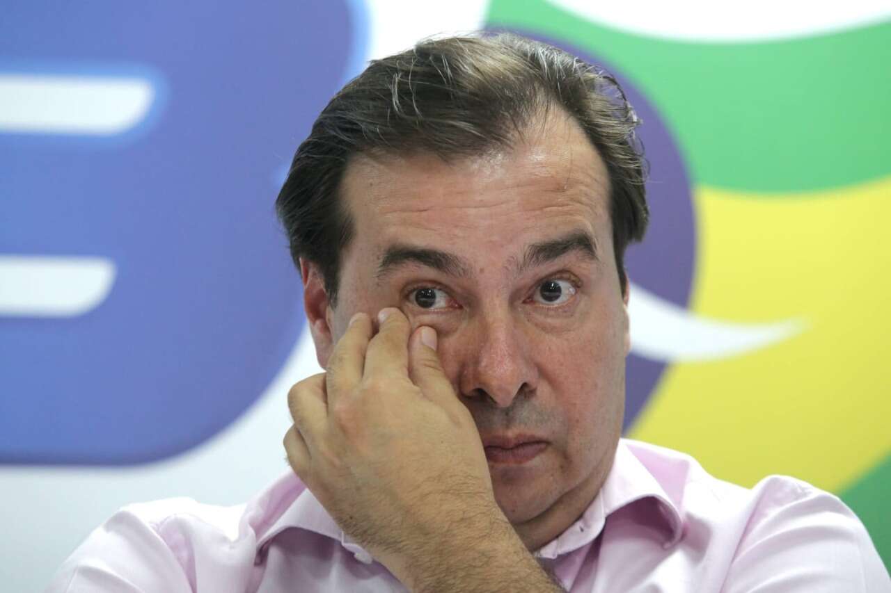 Rodrigo Maia apela à torcida do Botafogo para reeleger o pai