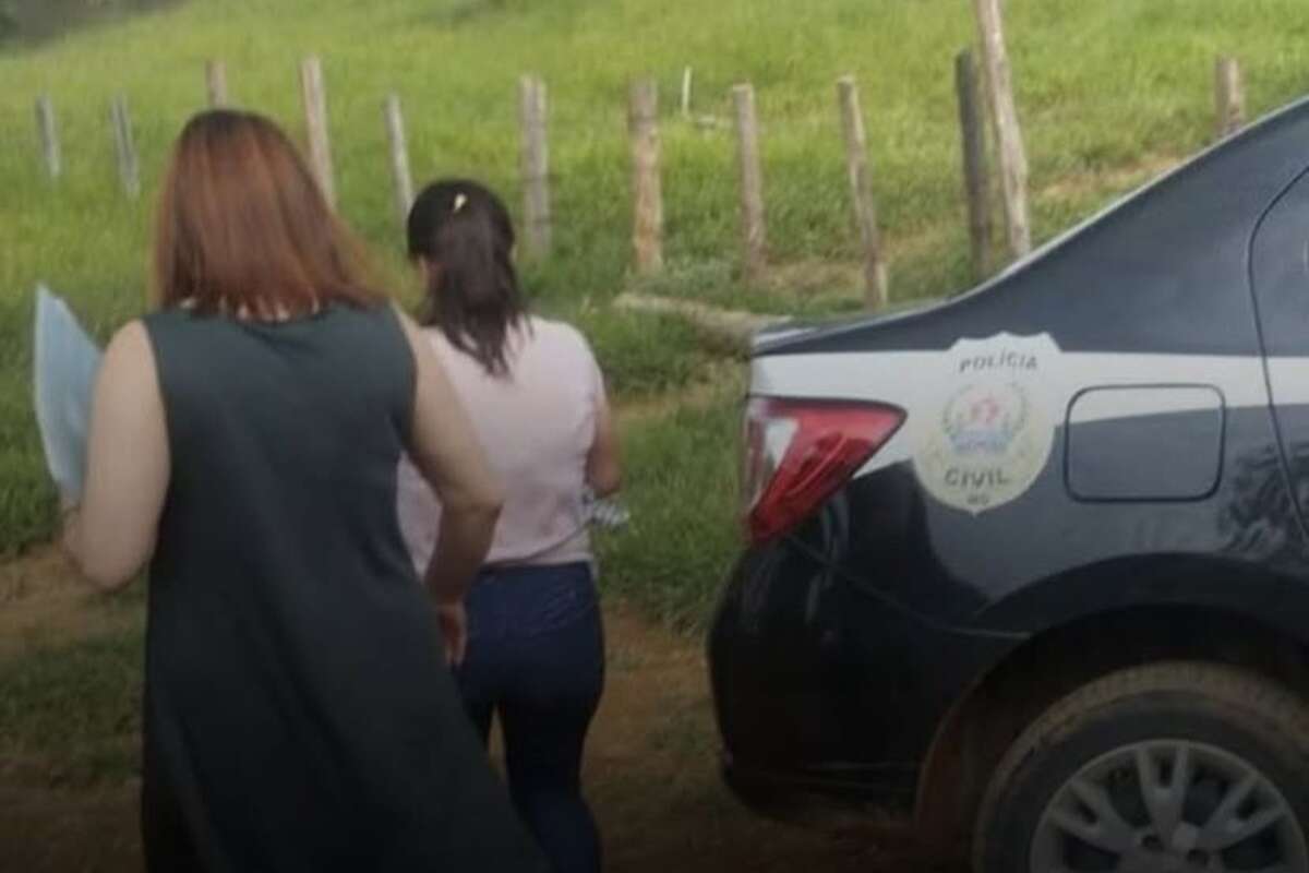 Senhora do Destino: mãe é presa por vender bebê para outra mulher