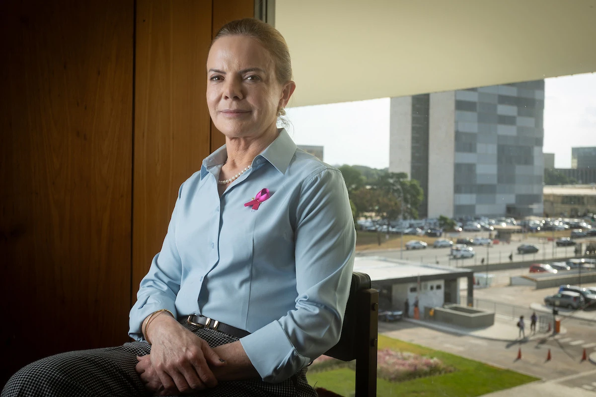 Ministra Gleisi Hoffmann concede entrevista ao Metrópoles. Acompanhe