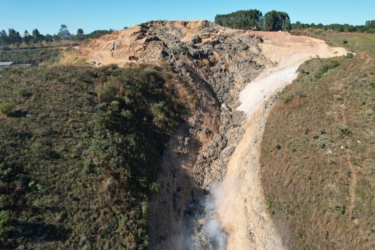 Governo de GO multa em R$ 37,5 mi empresa dona de lixão que desabou