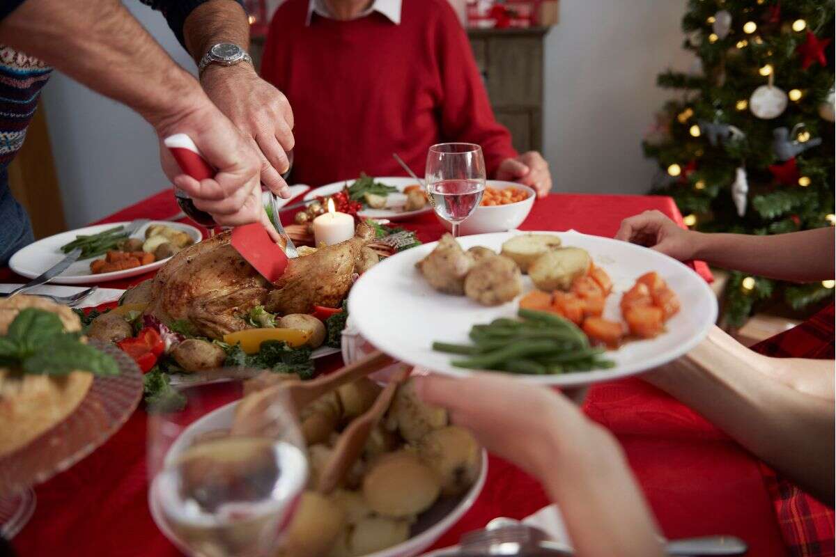 Mãe faz greve e se recusa a cozinhar para família no Natal: “Exausta”