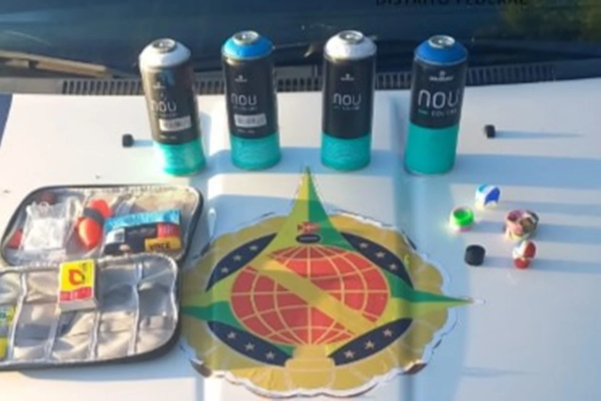 Haxixe e sprays: quadra de esporte é invadida por noias no DF. Vídeo