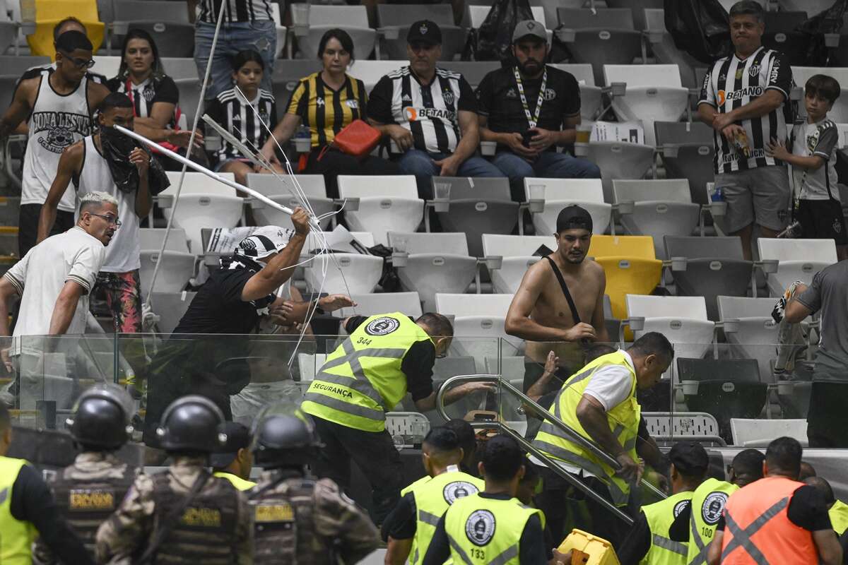 Fotógrafo atingido por bomba na Arena MRV vai passar por cirurgia