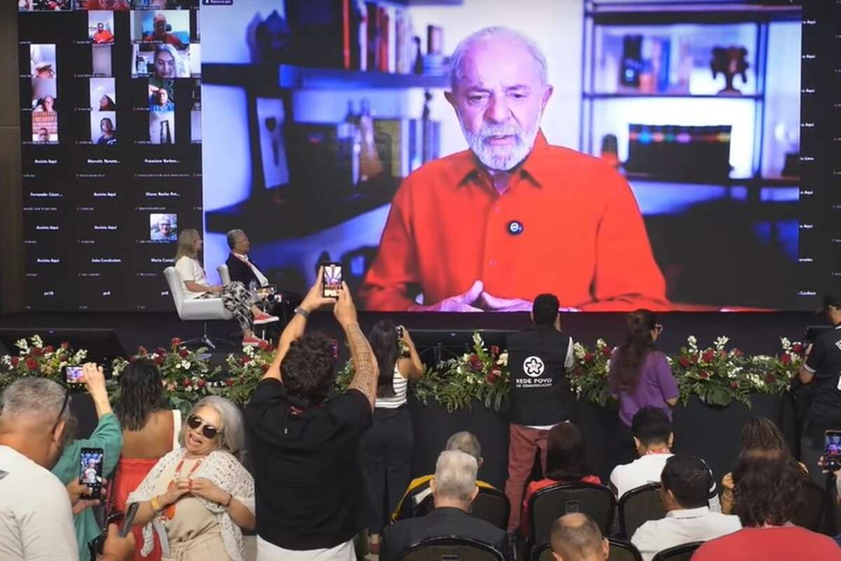 Lula reconhece falhas do governo na comunicação: “Há um erro meu”