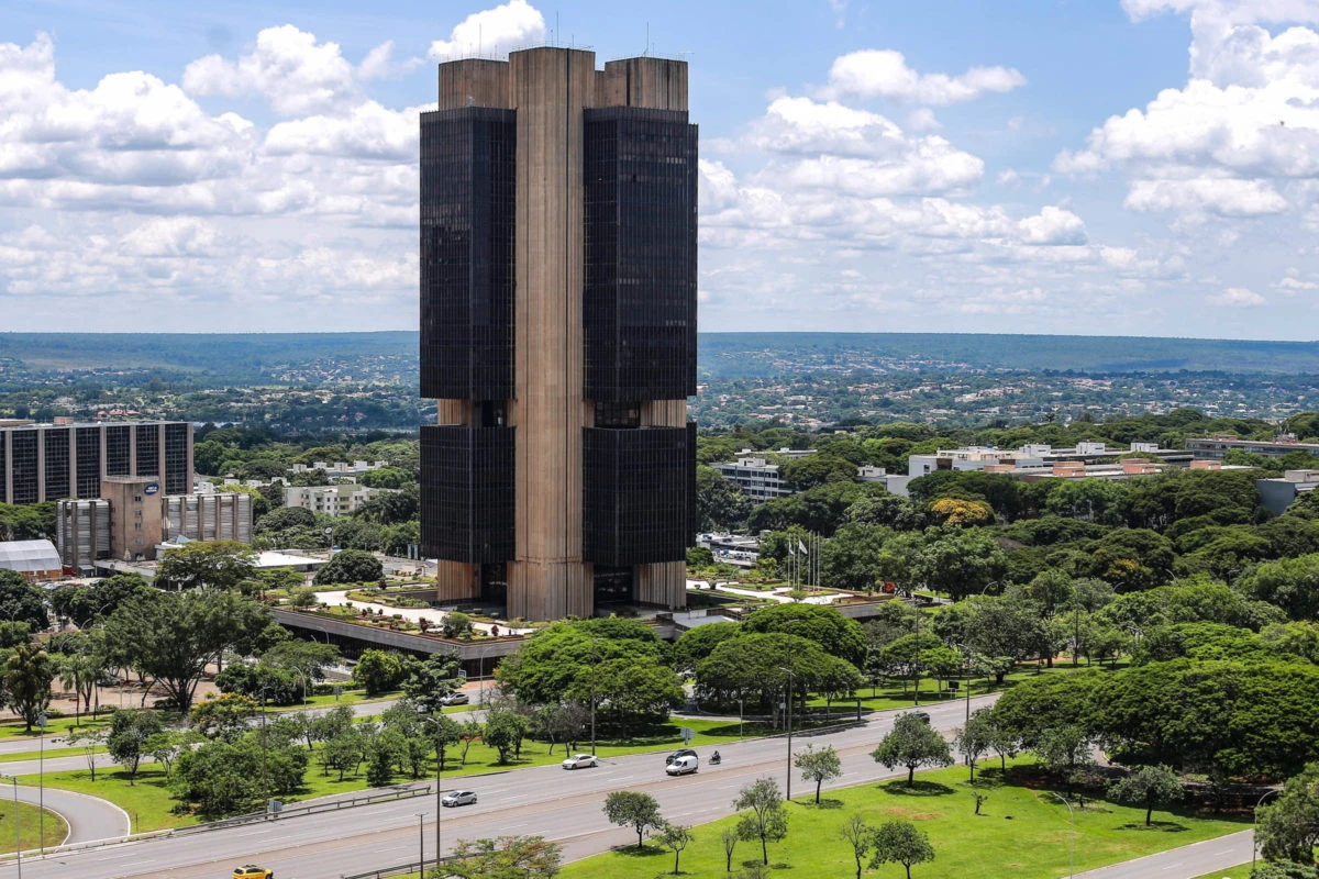 Banco Central estabelece limite para operações virtuais internacionais