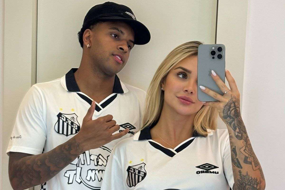 Namorada de Rodrygo Goes posta filhos do atleta nus e irrita mãe deles