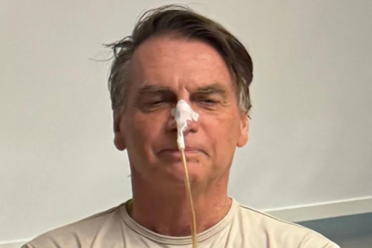 “Soluços que tiram qualquer ser humano do sério”, diz Bolsonaro na UTI