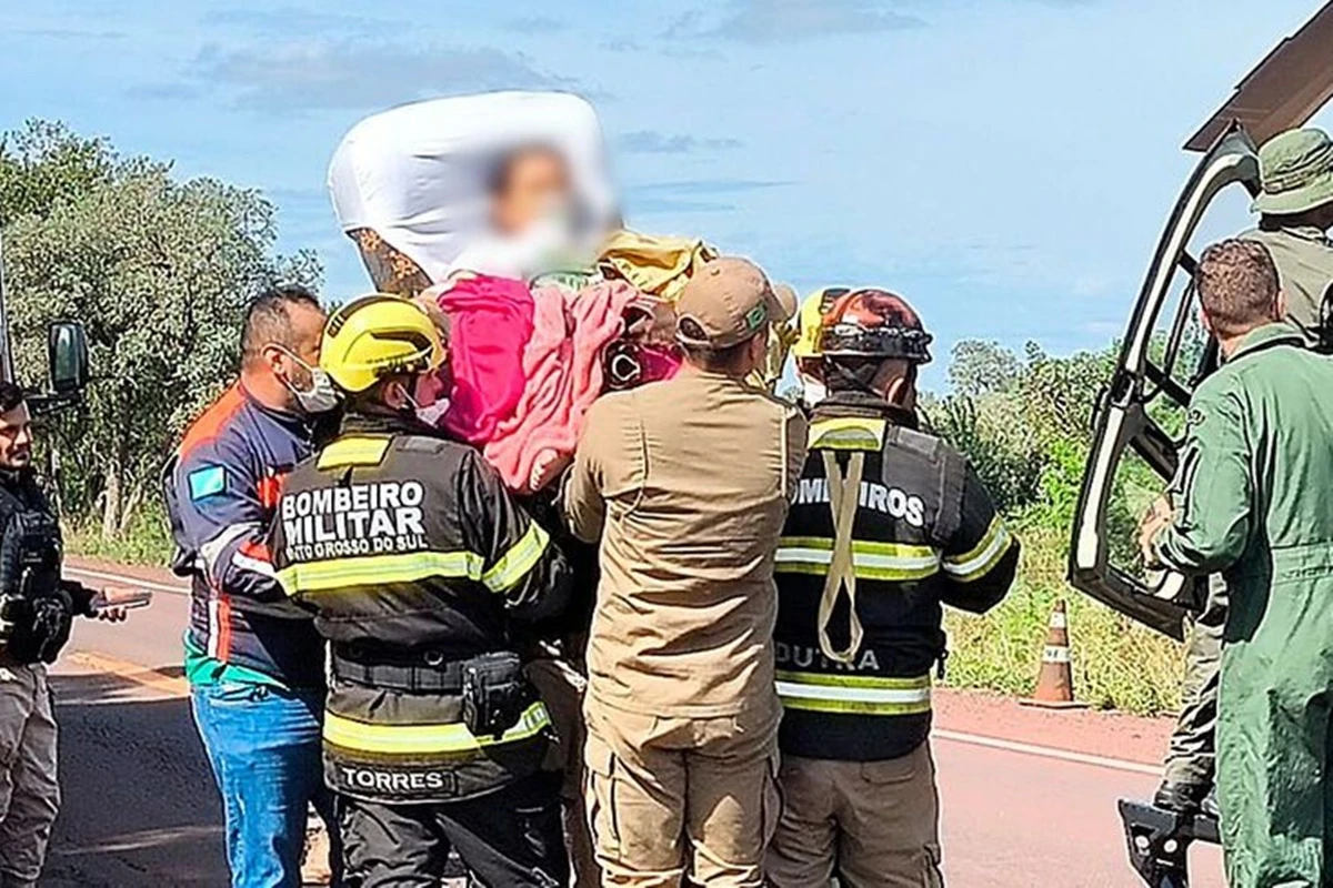 Após acidente, criança é socorrida com ferro cravado ao corpo