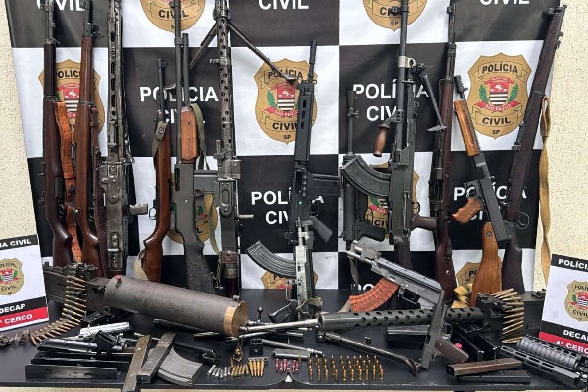 Polícia apreende arsenal de fuzis e metralhadoras na zona sul de SP