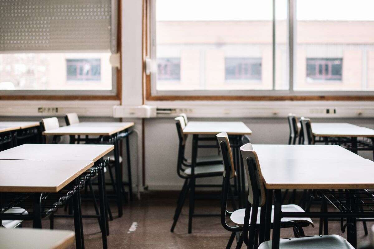 Pais ficam chocados após filha voltar da escola sem as calças; entenda