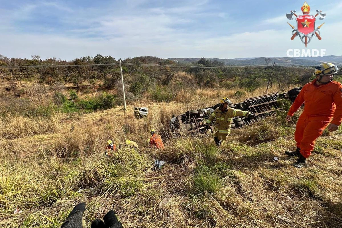 Polícia investiga se perda de controle provocou acidente fatal no DF