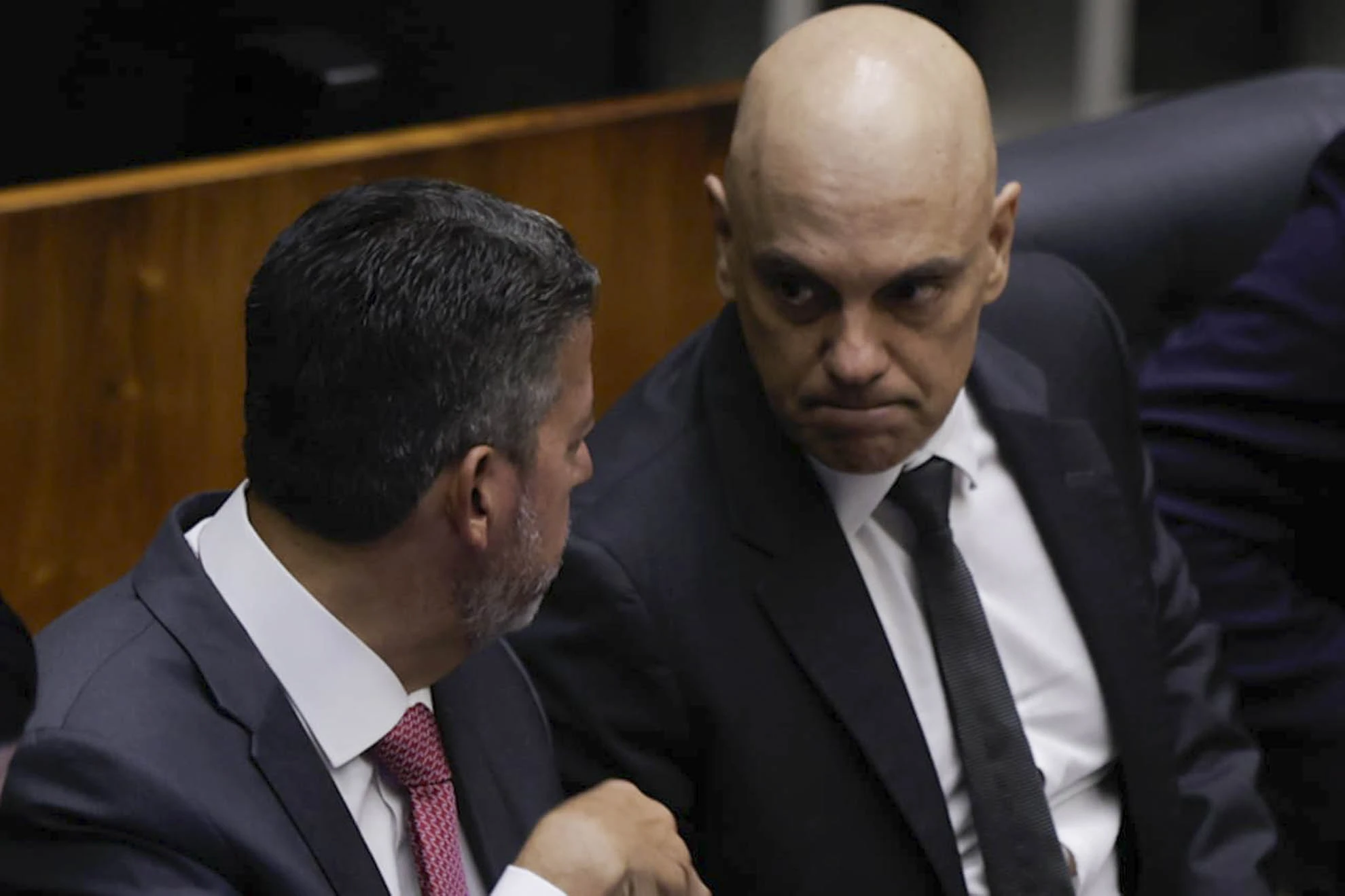 “Abin paralela”: Moraes manda Lira enviar PCs e celulares de suspeito