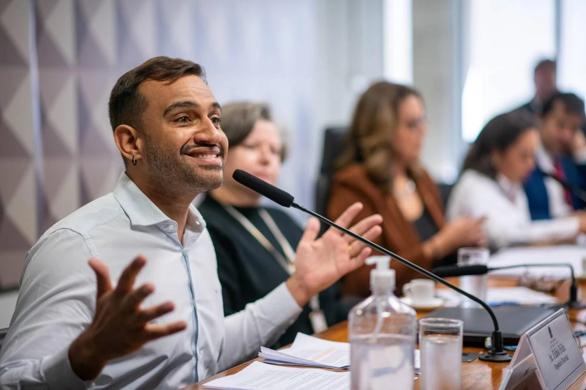 Fábio Felix anuncia pré-candidatura a deputado federal pelo DF