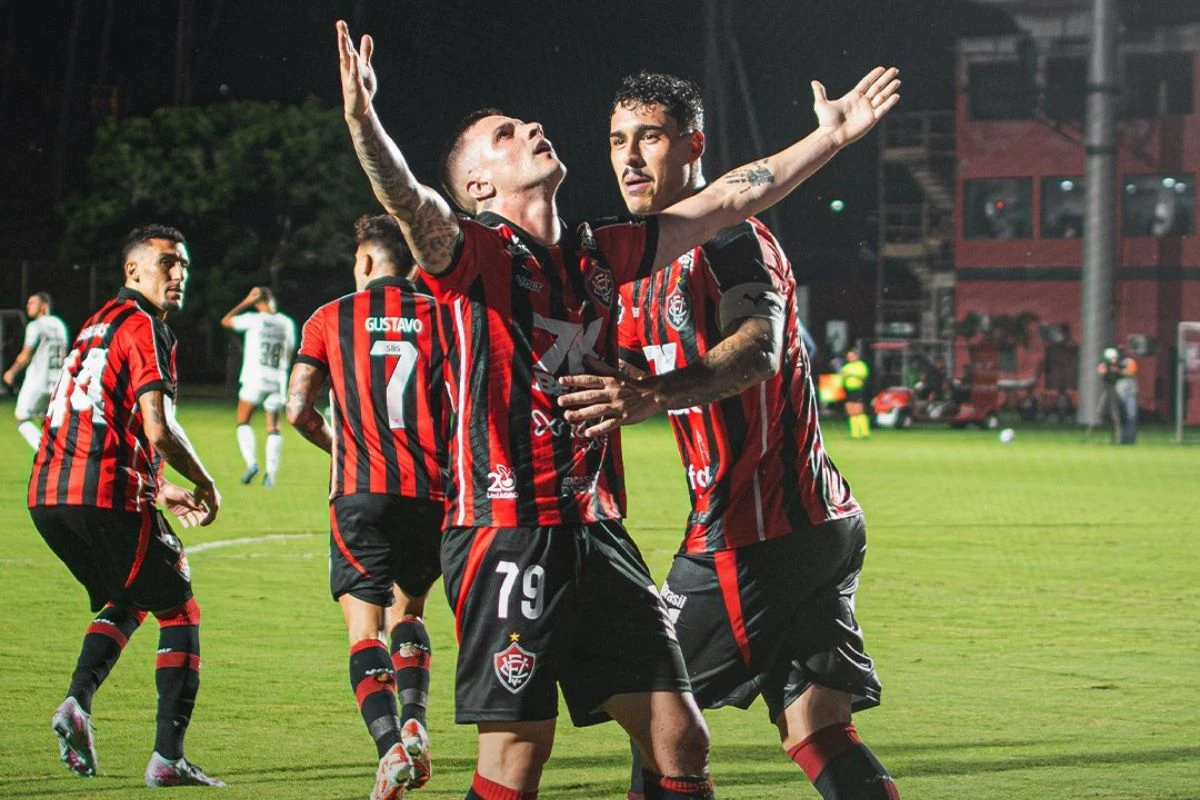 Vitória aplica virada incrível e manda Vasco para o Z4. Veja os gols