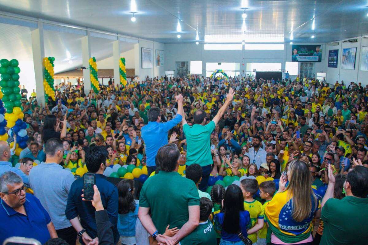 Bolsonaro lança pré-candidatos do PL a prefeito em Goiás