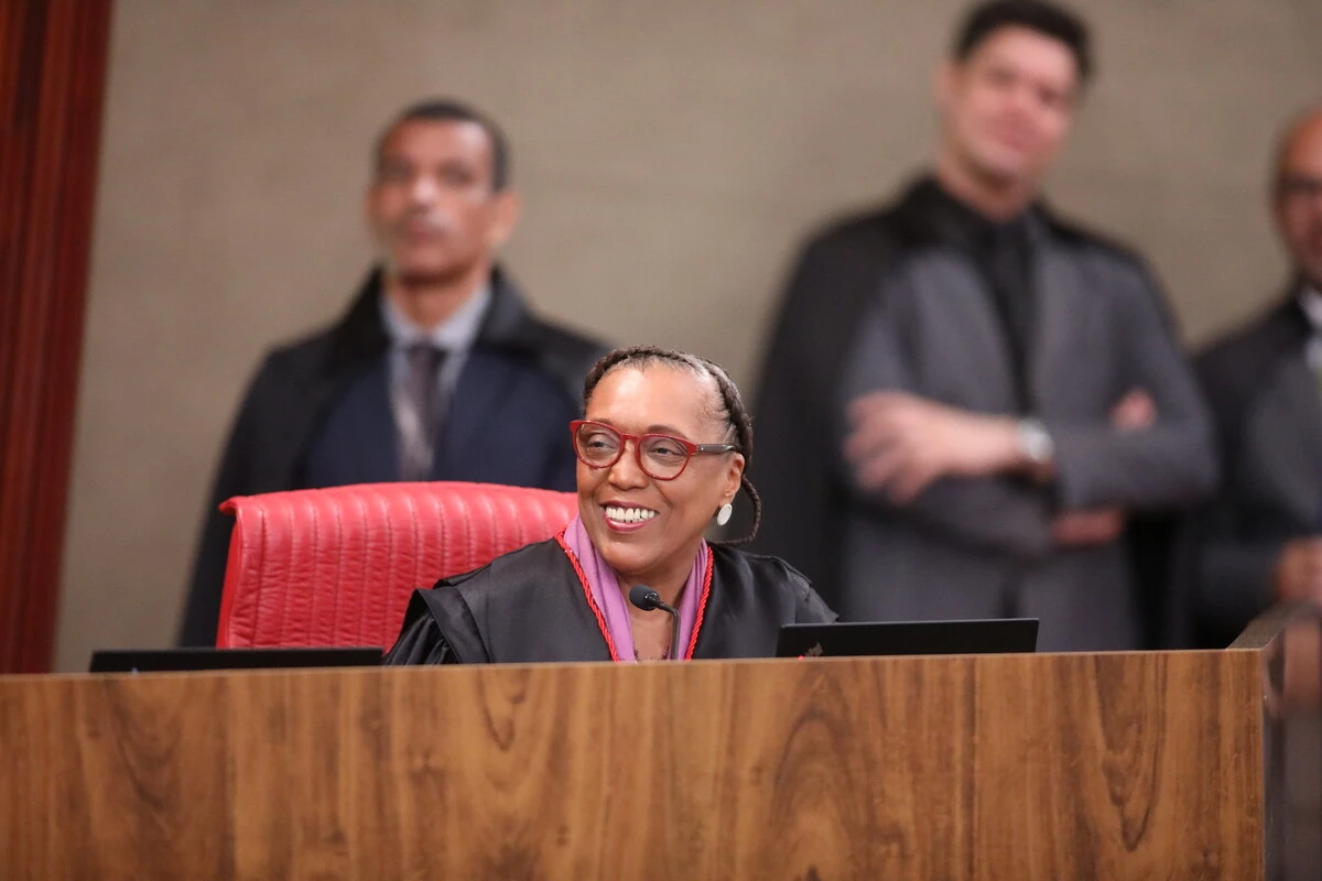 Vídeo: ministra do TSE fala sobre caso de racismo em evento do governo