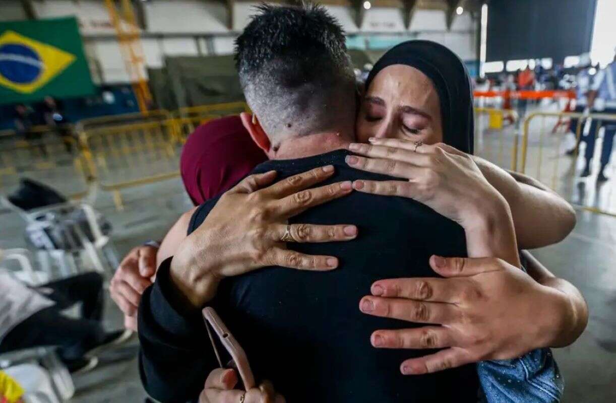 Vídeo: terceiro avião de repatriados do Líbano pousa em Guarulhos