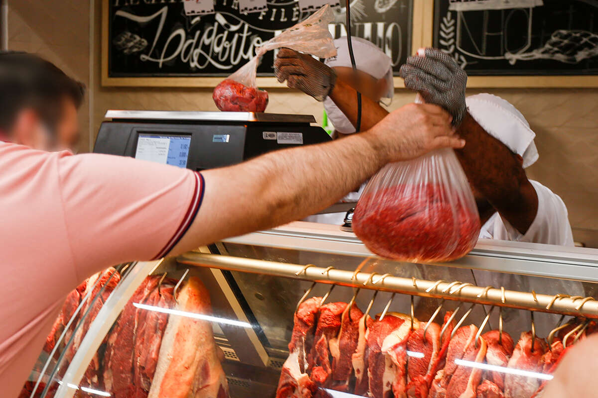 Café é vilão de Lula enquanto preço de carnes subiu mais sob Bolsonaro