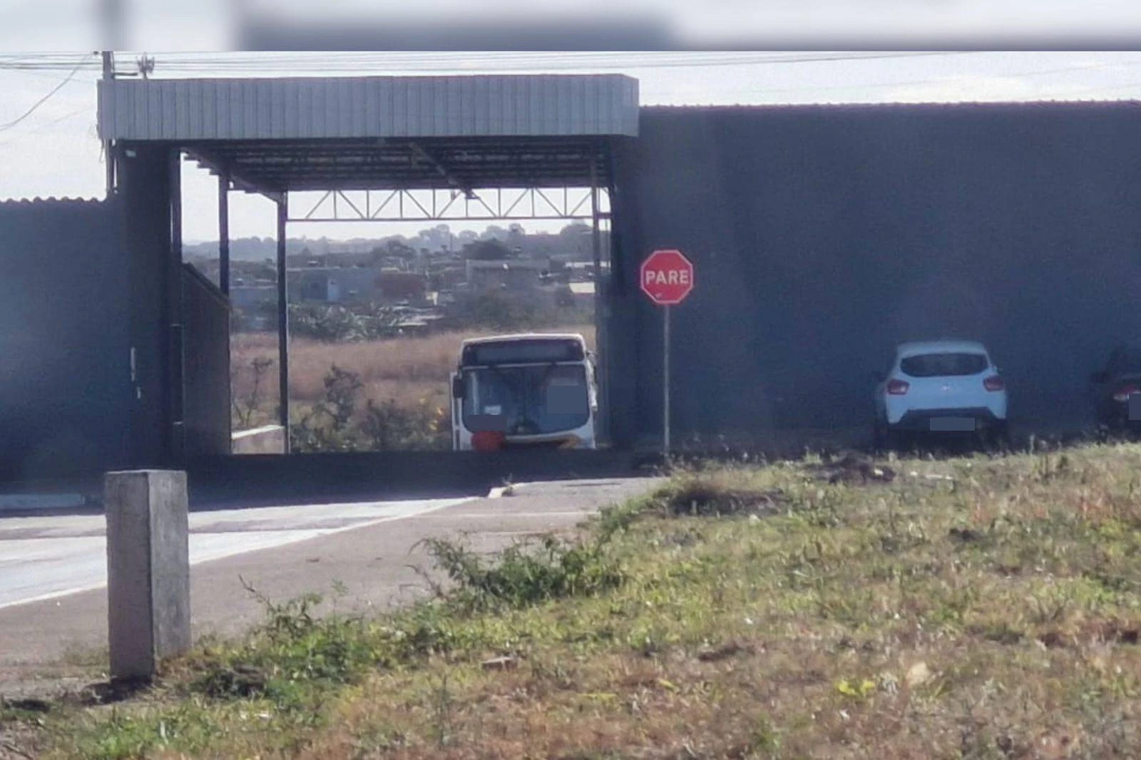 Após denúncia, Rodoeste retira placa de garagem em parque no DF