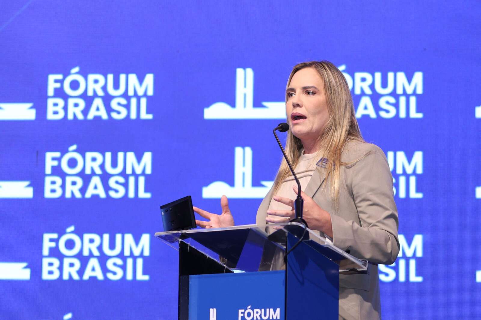 “Congresso precisa ouvir empresas”, diz Celina Leão sobre escala 6×1