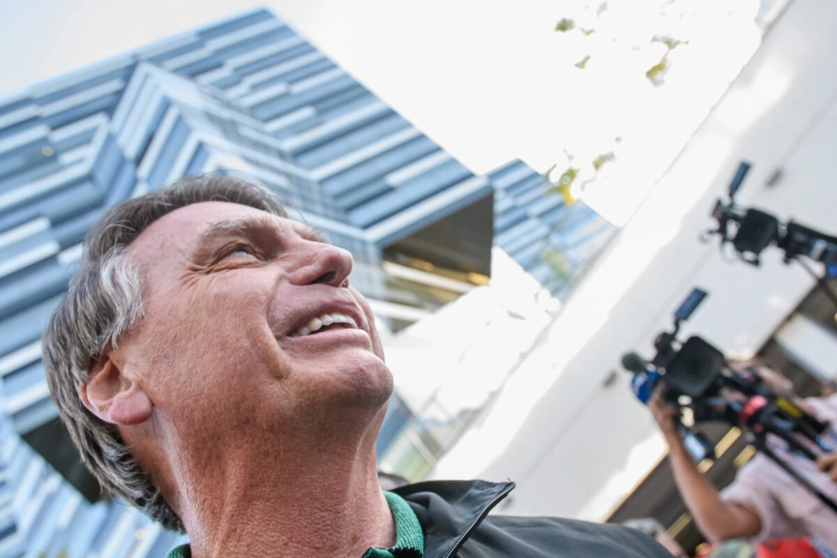 Vídeo: Bolsonaro se diz “muito feliz” por poder ficar diante de Moraes