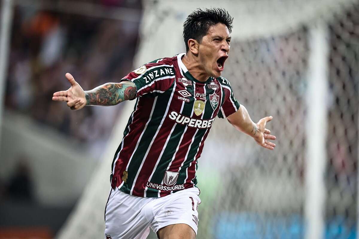 Com gol de Cano, Fluminense bate Athletico-PR e se distancia do Z-4