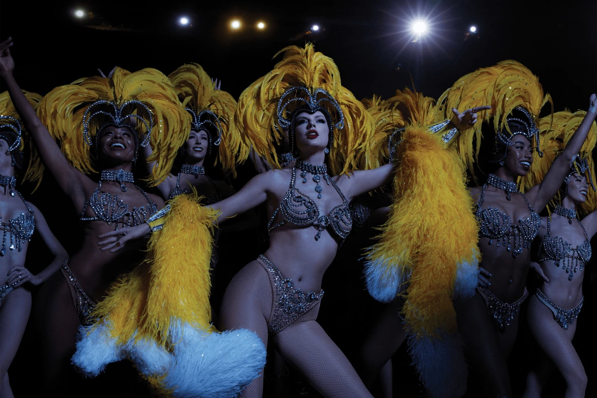 Taylor Swift explora glamour burlesco em figurinos do novo álbum