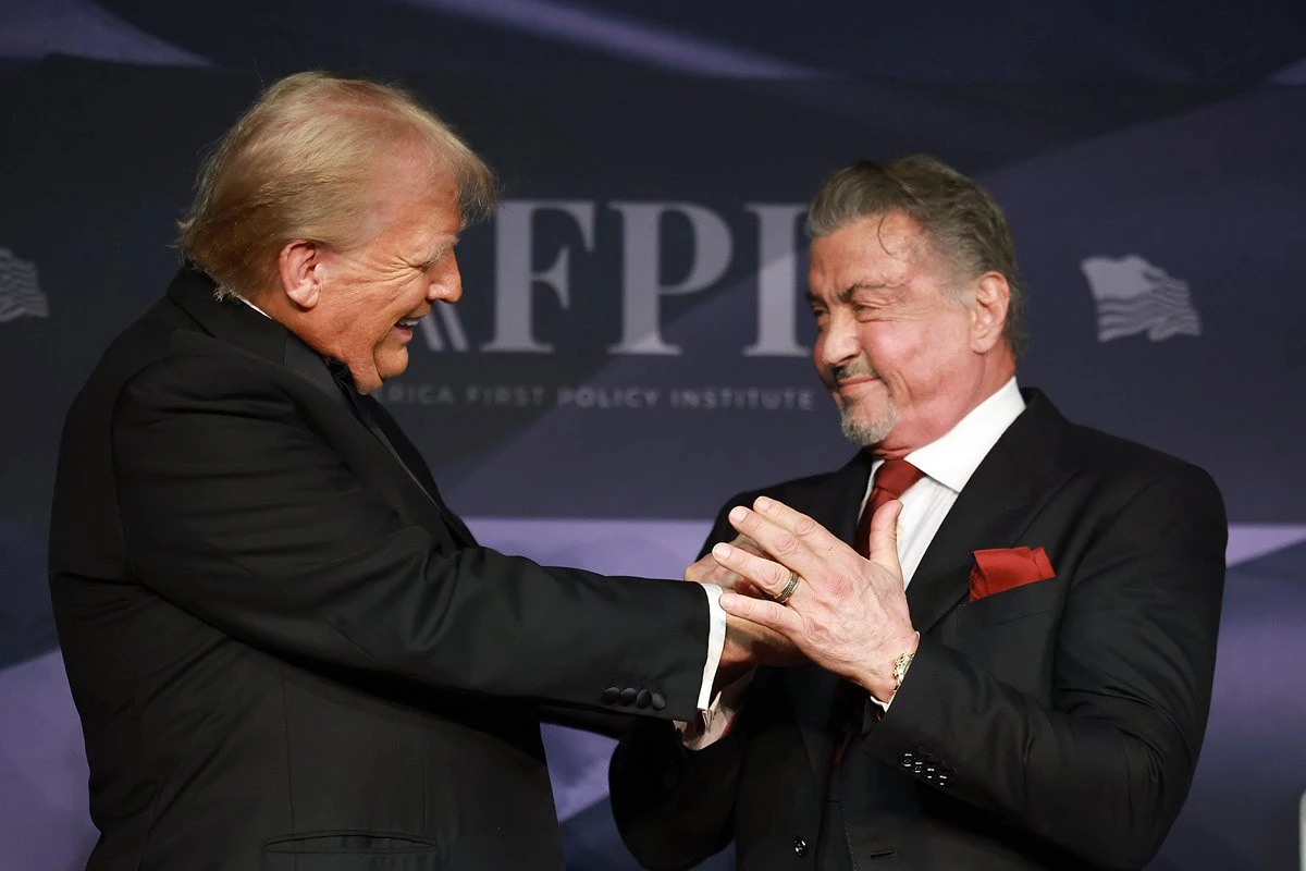 Gloria Gaynor, Sylvester Stallone e Kiss serão homenageados por Trump
