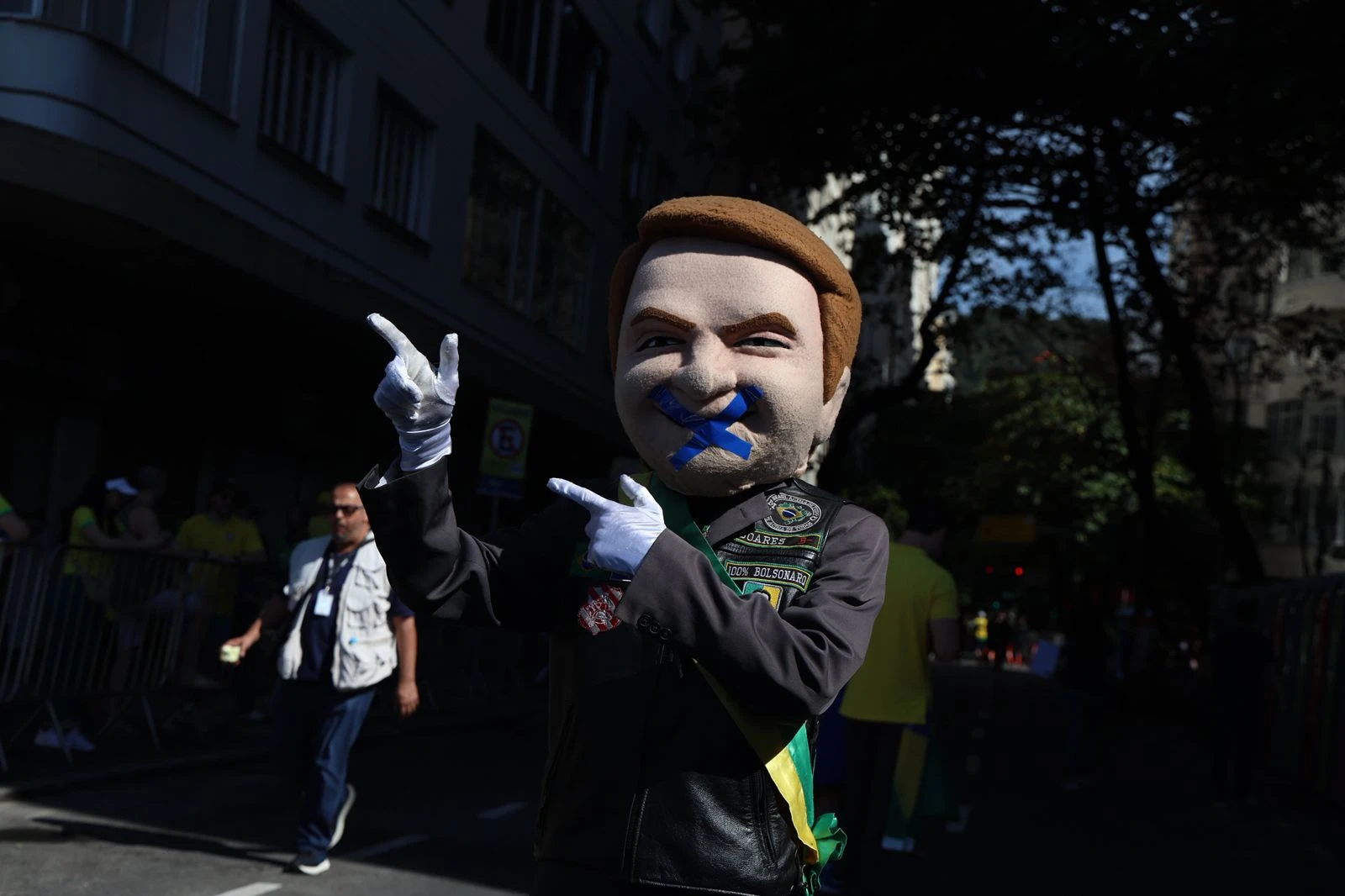 Visita à trincheira tropical (por Gustavo Krause)