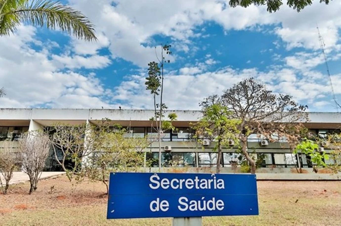 Na CLDF, Saúde anuncia concurso para especialistas da área em breve