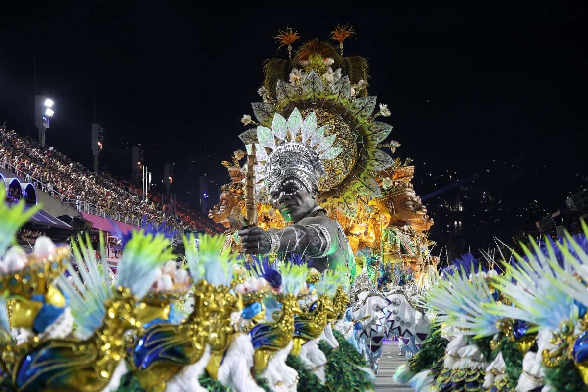 Carnaval no Rio: acompanhe o 3º dia de desfiles do Grupo Especial