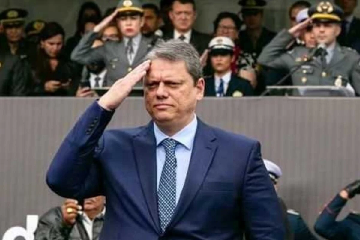 Nº de mortos pela PM cai 25% após Tarcísio mudar postura sobre câmeras