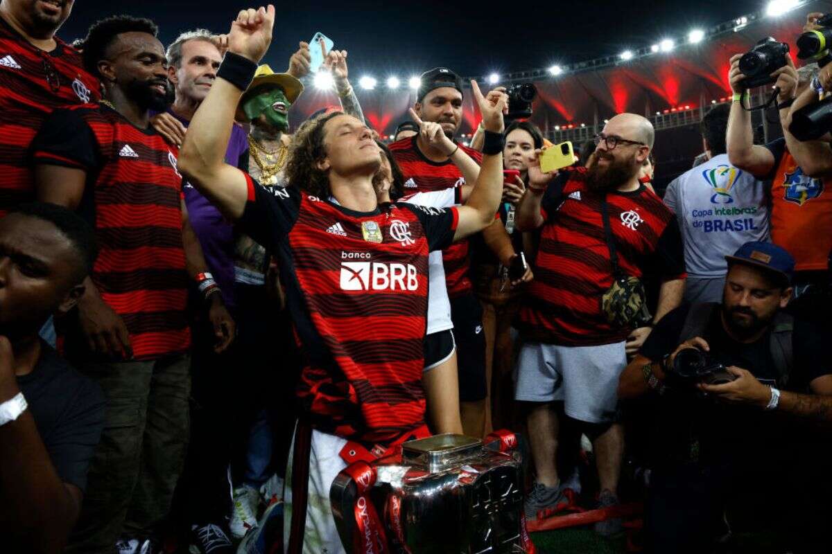 Flamengo comunica saída de David Luiz após três anos de contrato