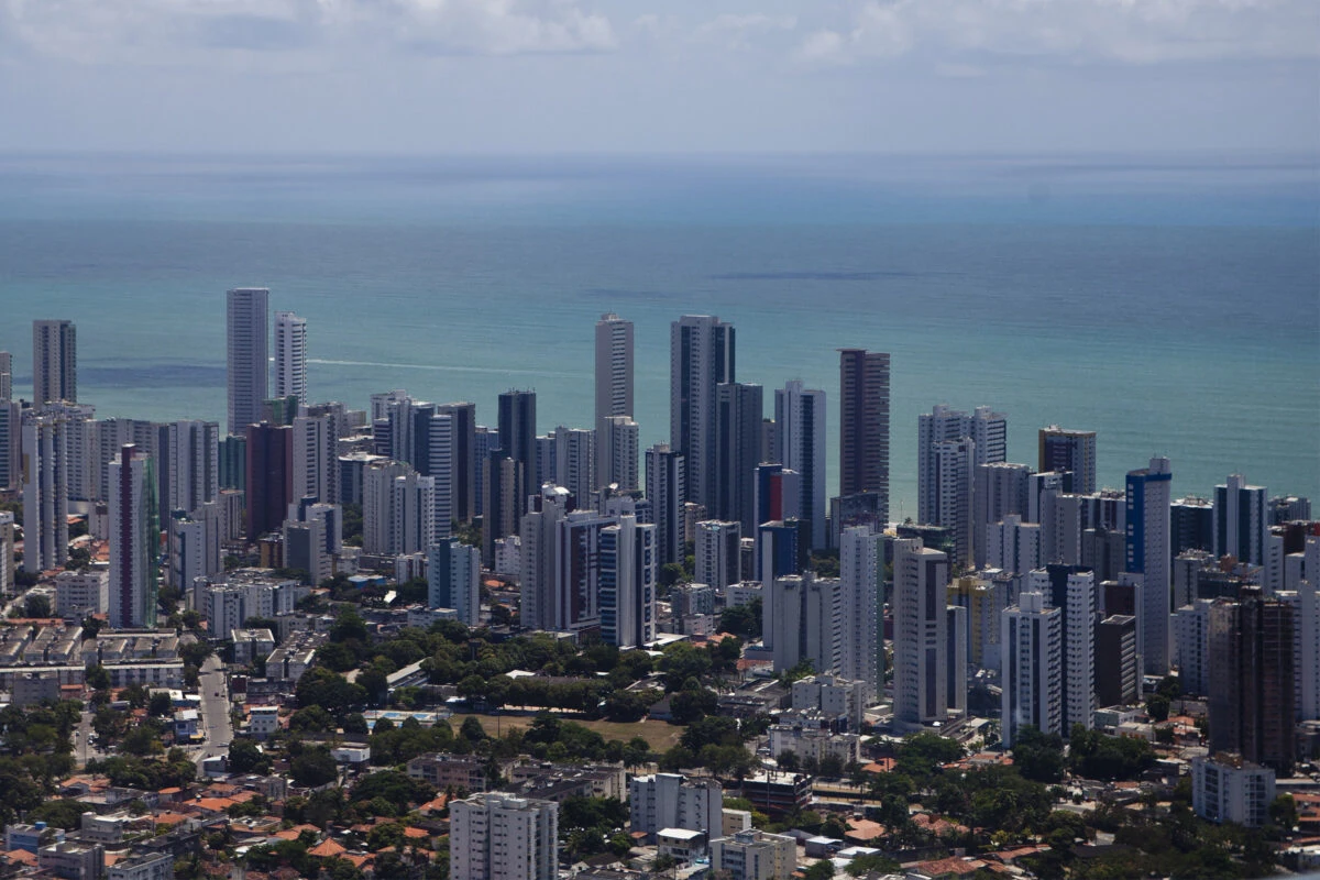 Recife lidera crescimento da massa salarial entre capitais do país