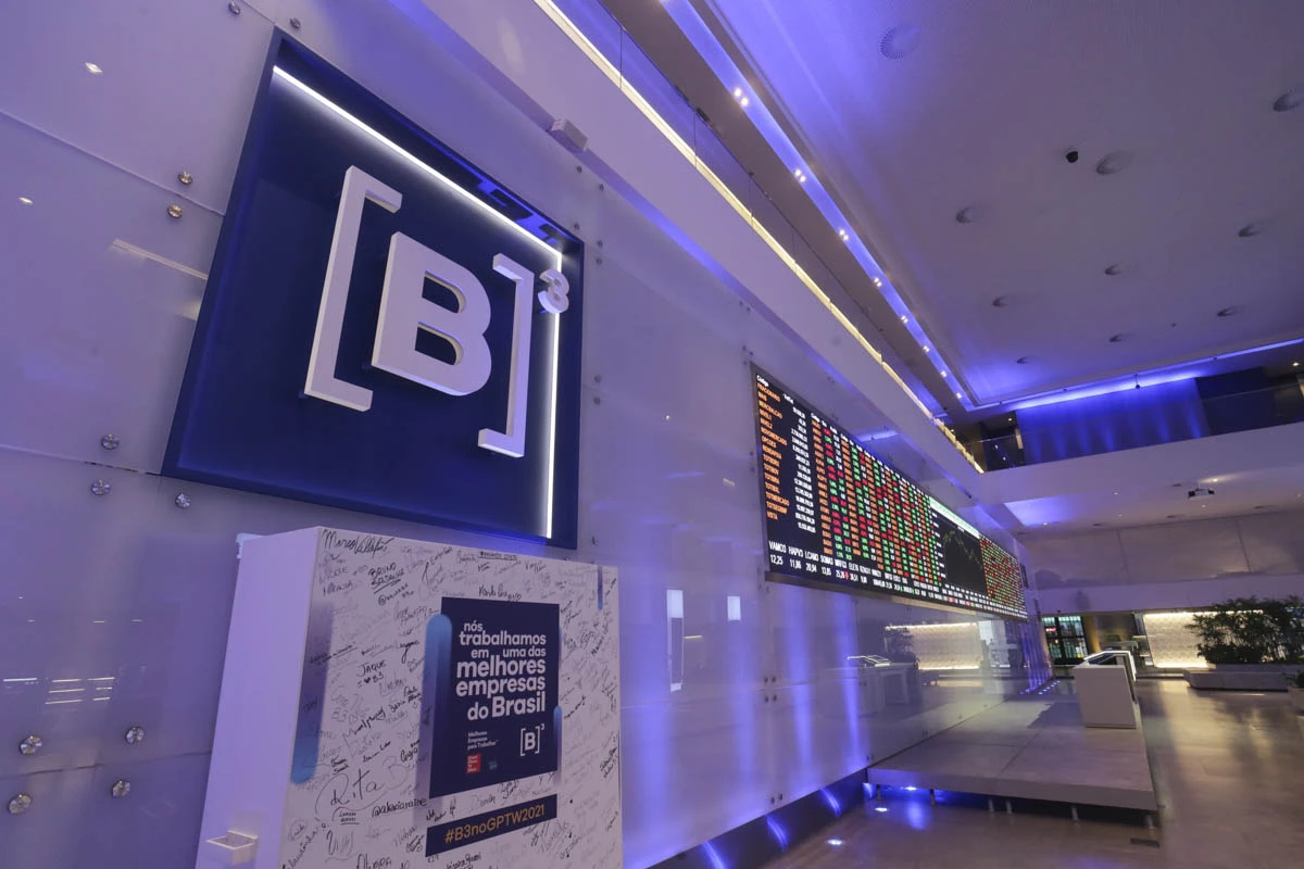 B3, operadora da Bolsa brasileira, tem lucro bilionário. Despesa sobe