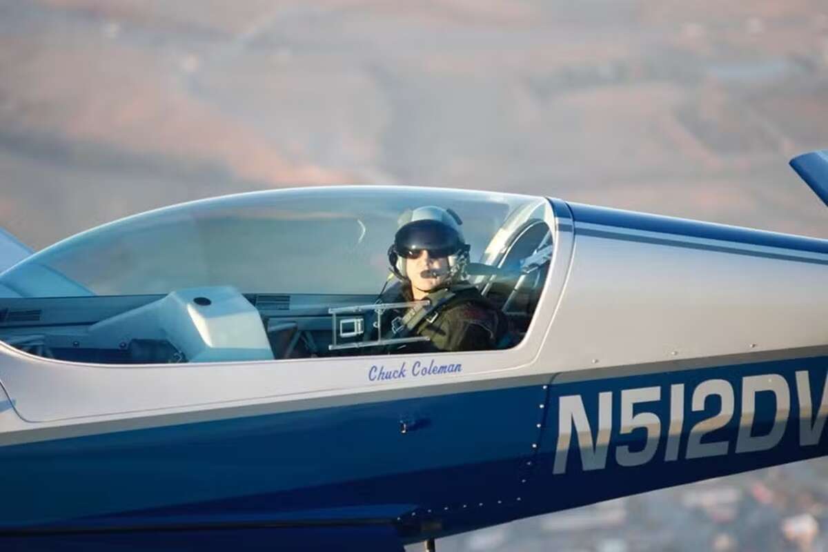 Piloto que treinou atores de Top Gun morre em acidente aéreo nos EUA