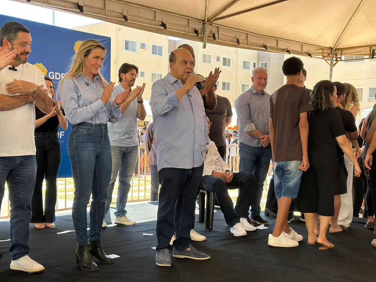 Ibaneis entrega 704 apartamentos em região carente do DF