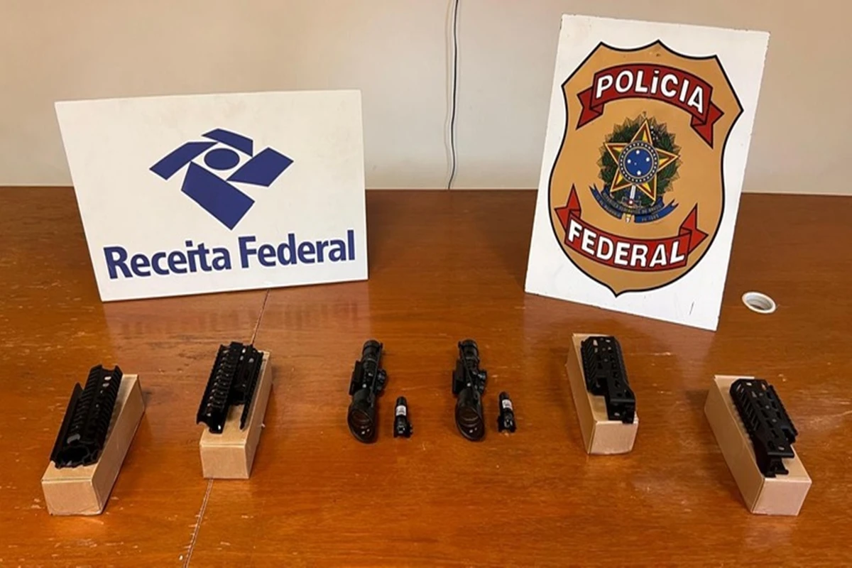 Mira laser e luneta: homem importava peças de fuzil para facções do RJ