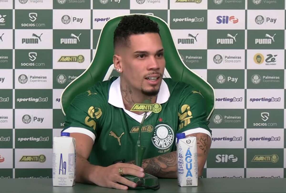 Paulinho é apresentado no Palmeiras, mas sem previsão de estreia