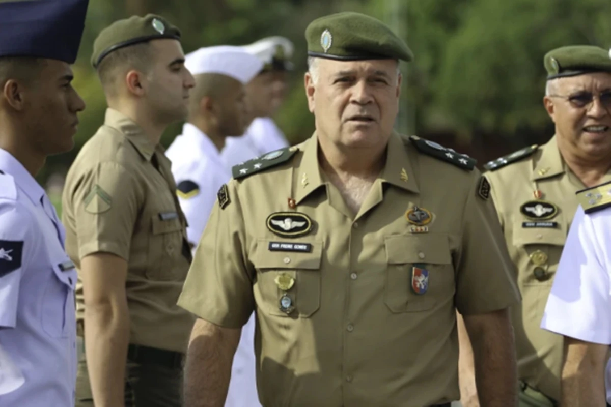 Trama golpista: Freire Gomes nega ter dado voz de prisão a Bolsonaro