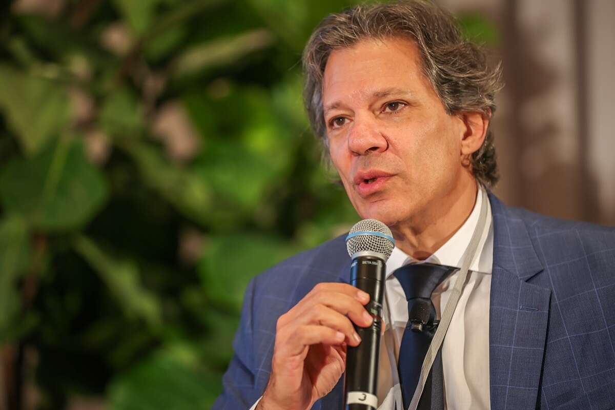 Haddad é criticado no Planalto por falas sobre corte de gastos