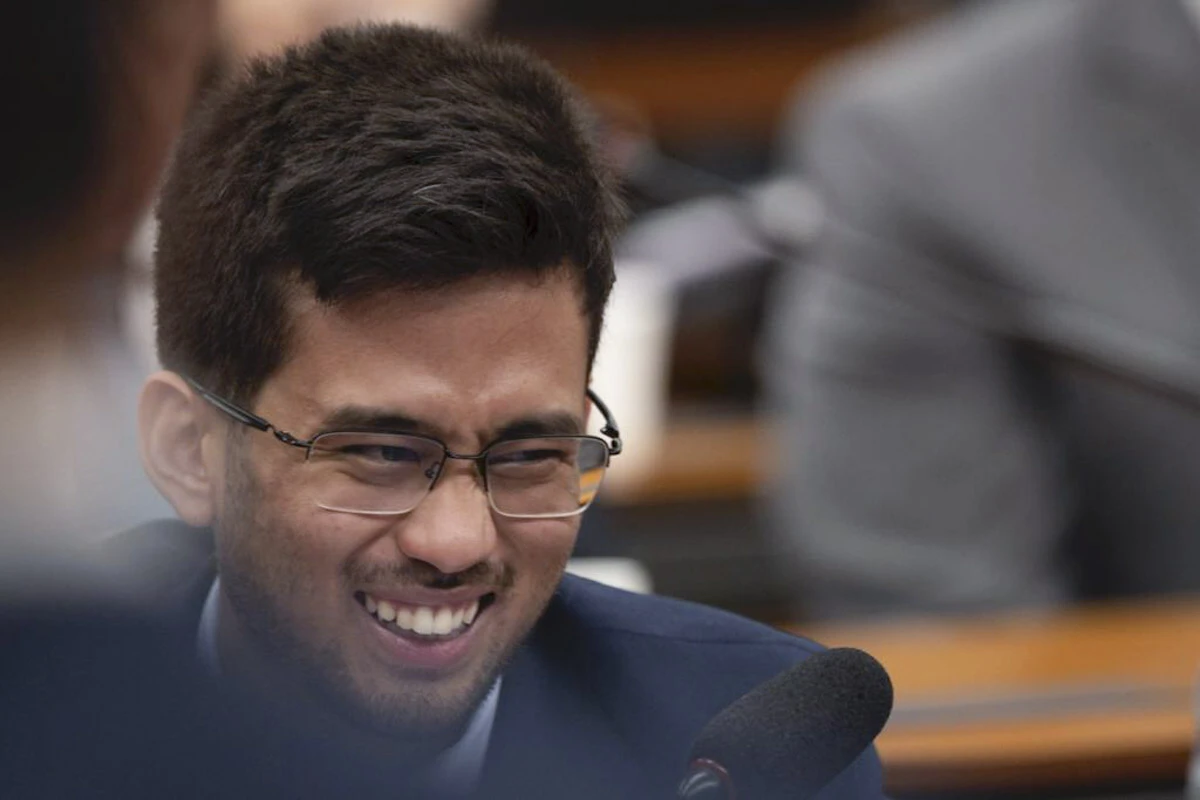 Kim cumpre promessa a petista e apresenta PL contra taxa das blusinhas