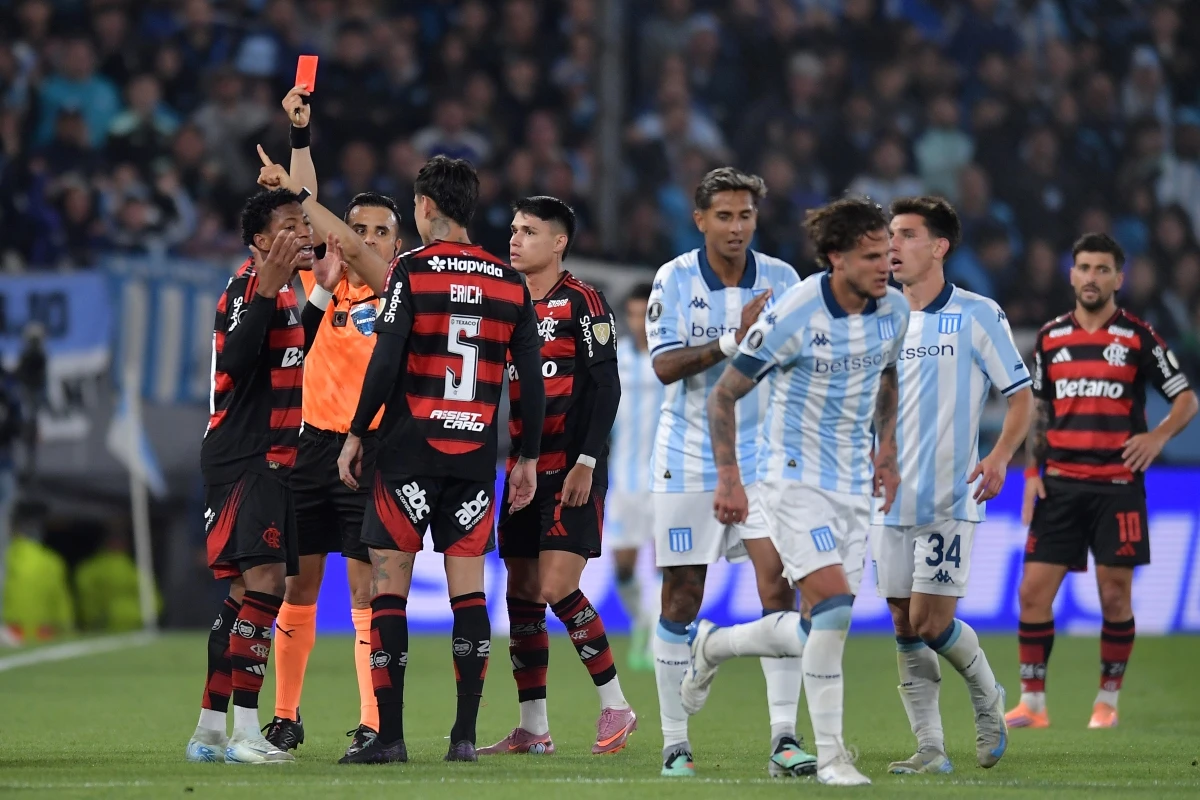 Veja lance que gerou a expulsão de Plata, do Flamengo, na Libertadores