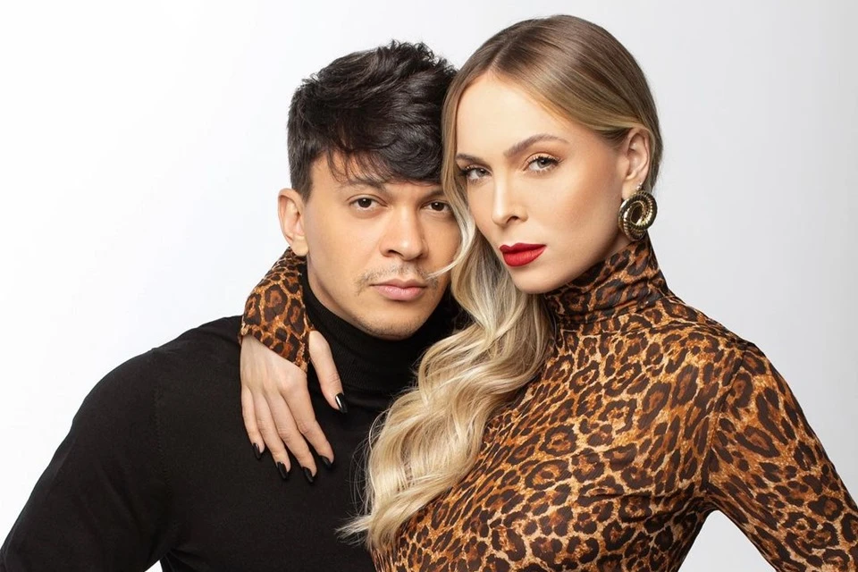 Detalhe em foto de Tata chama atenção após anúncio de Julio Cocielo