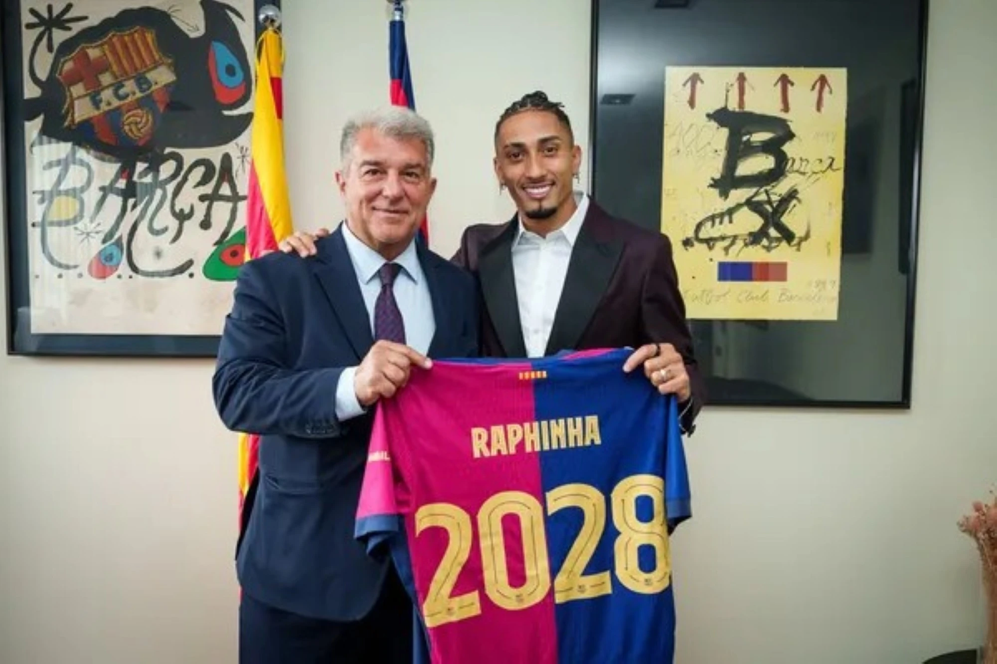 Barcelona anuncia renovação de contrato com Raphinha. Saiba até quando