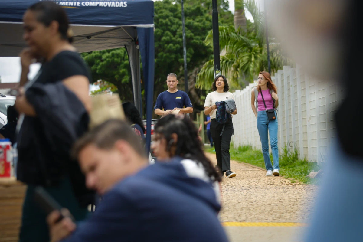 Cota para trans em universidade federal vira caso de Justiça