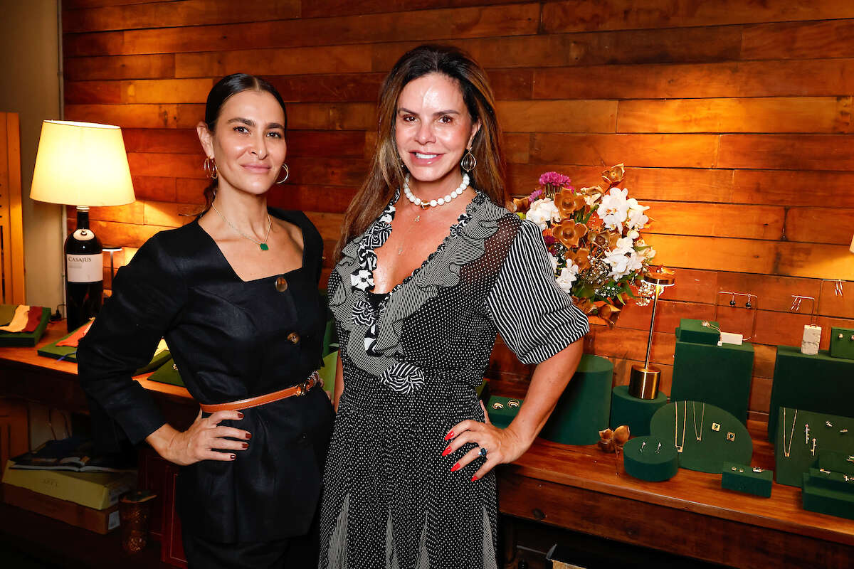 Cristina Pessoa e Claudia Salomão são anfitriãs em almoço sofisticado